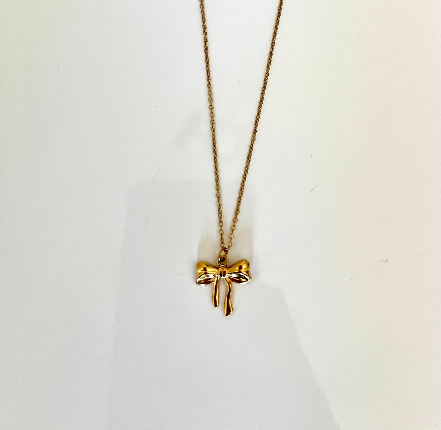 Bow Necklace